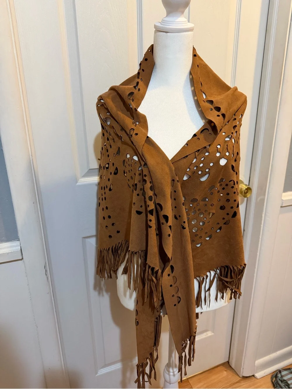 Faux Suede Laser Cut Brown Wrap OS Pre owned